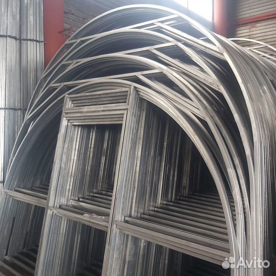 Теплицы с поликарбонатом и чехлом