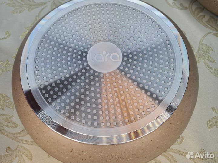 Сковороды с мраморным покрытием серии Carmeliya