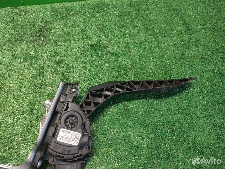 Педаль газа электронная Land Rover Discovery 4 20