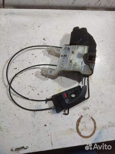 Замок двери передний Hyundai Tucson 1