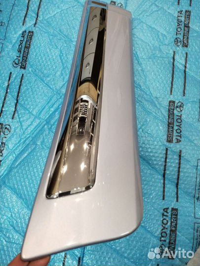 Молдинг задней правой двери Lc 200 голубой