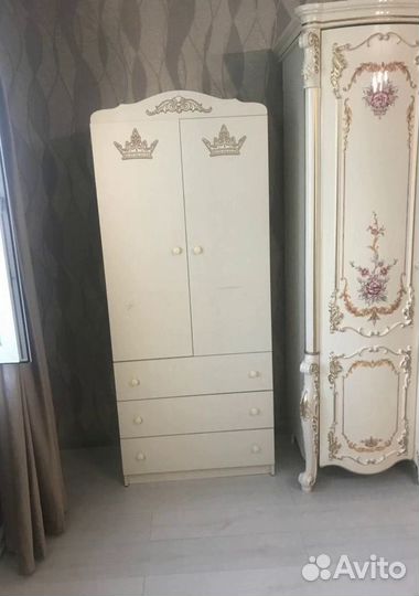 Шкаф детский двухсекционный