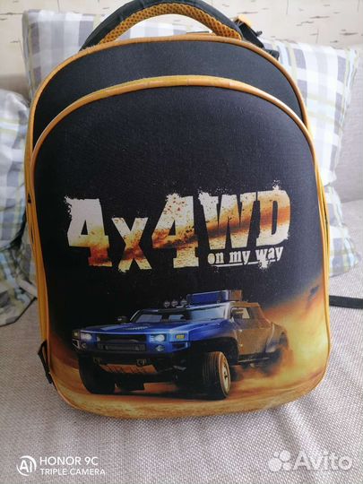 Школьный рюкзак