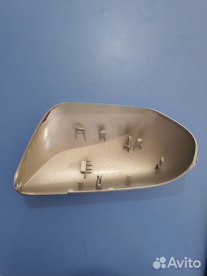 Крышка зеркала заднего вида правая Toyota Camry
