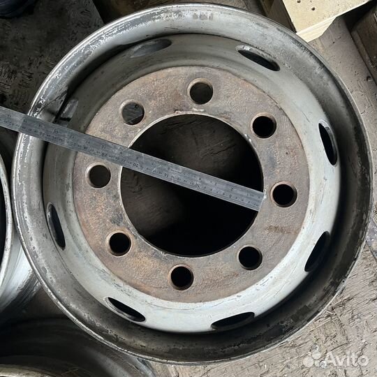 Диски на японца 8.25 R 22.5 8 отверстий