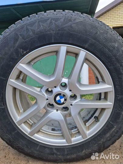 Литые диски с зимней резиной R17 BMW