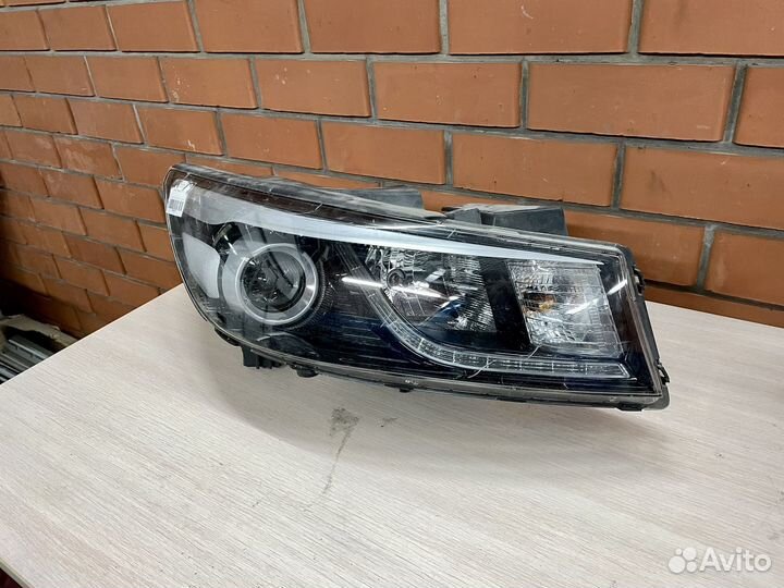 Правая фара Kia Carnival 3 дорест ксенон с led