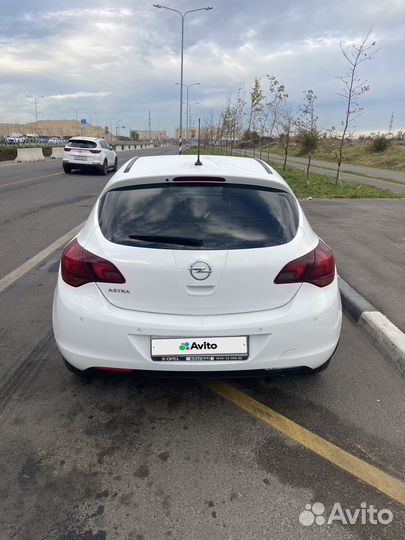Opel Astra 1.6 МТ, 2011, 178 000 км