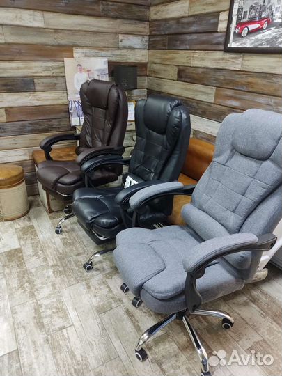 Компьютерное кресло руководителя офисное