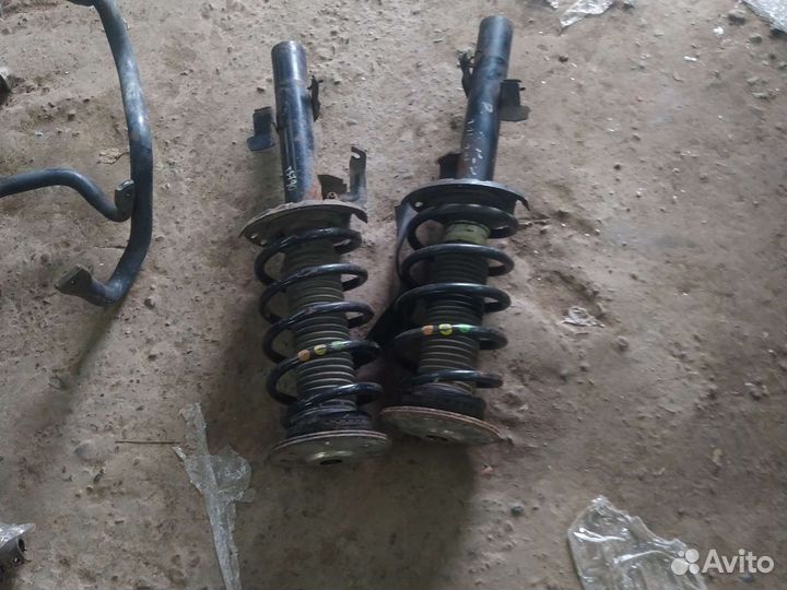 Стойка амортизатора land rover Freelander 2