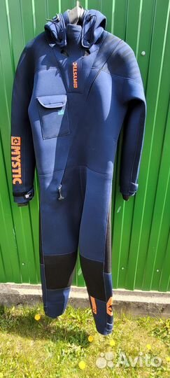 Сухой гидрокостюм