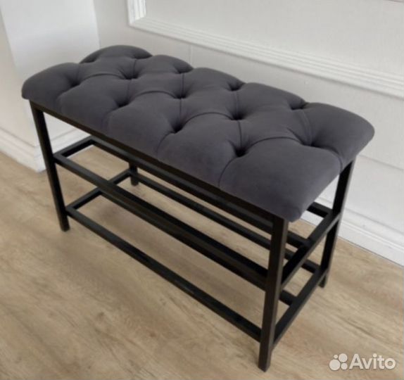 Металлическая банкетка в стиле капитоне