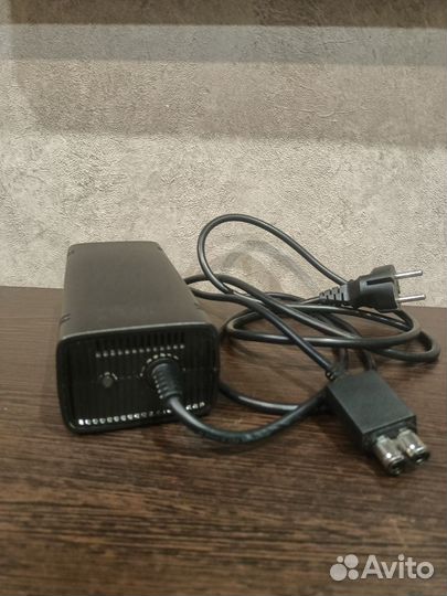 Блок питания Xbox 360 slim
