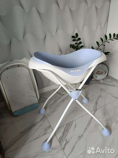 Детская ванночка и пеленальный столик beaba