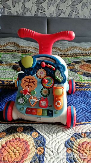 Развивающий столик-каталка