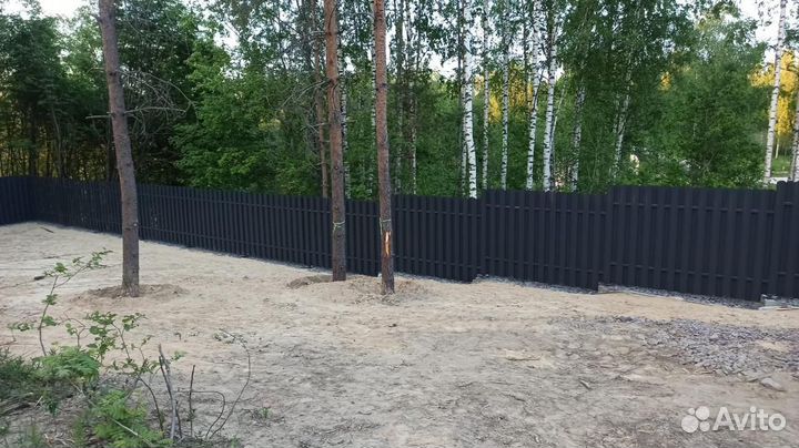 Забор металлический штакетник / Евроштакетник