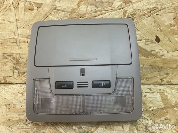 Плафон освещения передний Toyota Camry 50