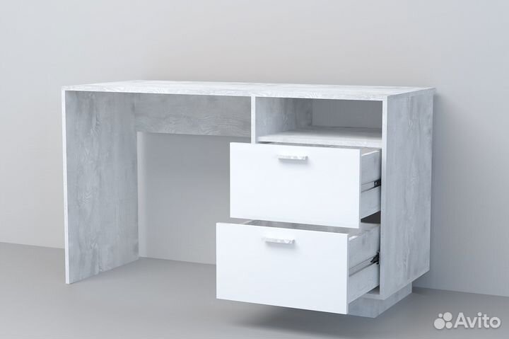 Письменный стол