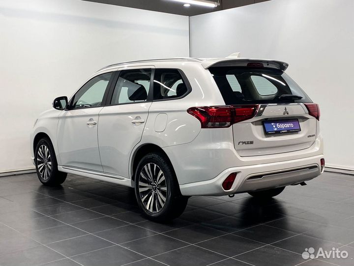 Mitsubishi Outlander 2.0 CVT, 2022, 23 км