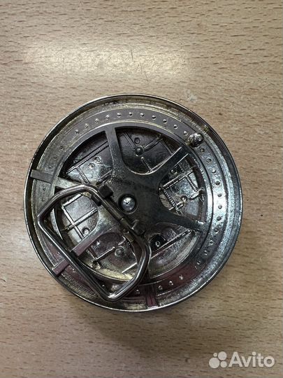 Бляшка на ремень,крутящаяся