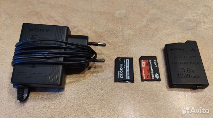 Зарядка/аккумулятор/карта для PSP