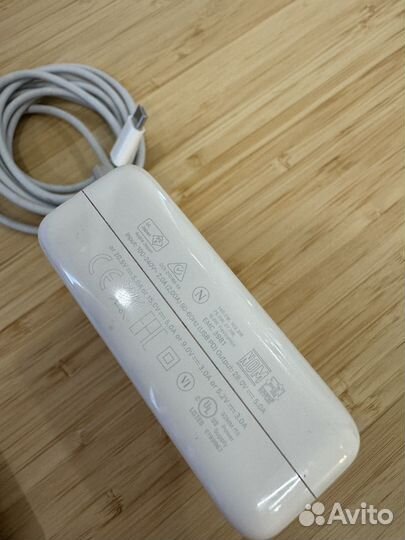 Зарядное устройство на macbook (оригинал)