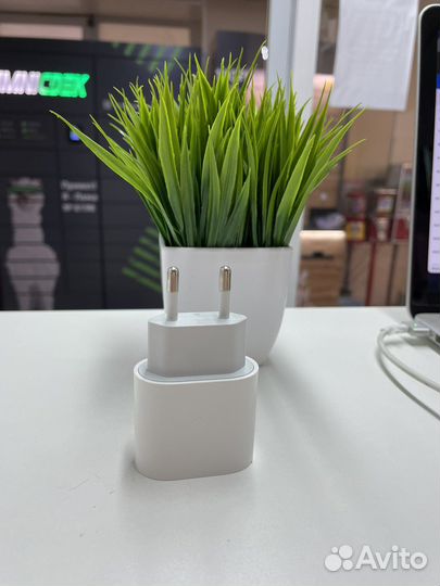 USB-C 20w Power Adapter