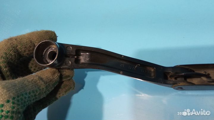 Поводок стеклоочистителя для Mitsubishi Lancer 9