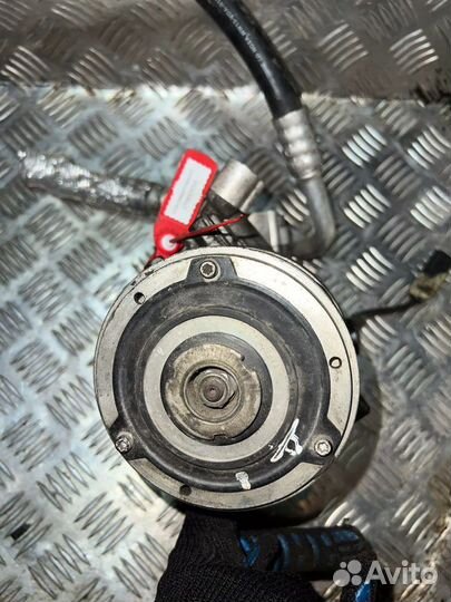 Компрессор кондиционера VAG 6Q0820803R