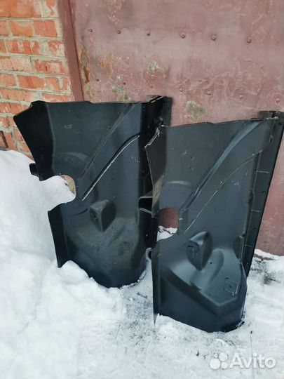 Брызговик правый газ 3110 Волга новый