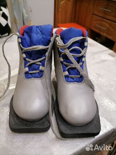 Лыжные ботинки