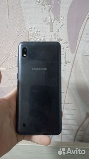 Samsung Galaxy A10, 2/32 ГБ