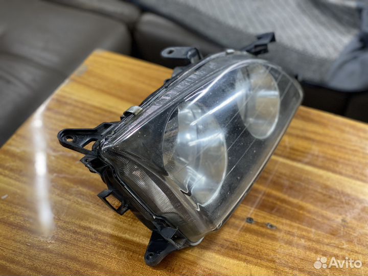 Передняя фара, Toyota Caldina 211