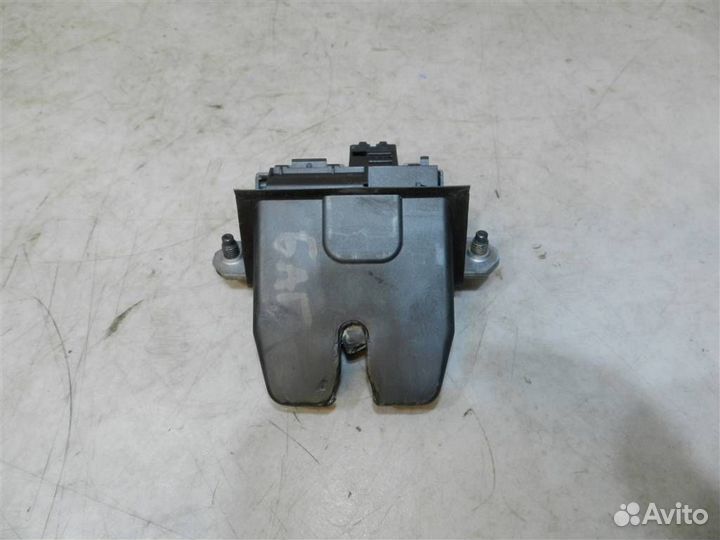 Замок багажника Ford Focus III 2011