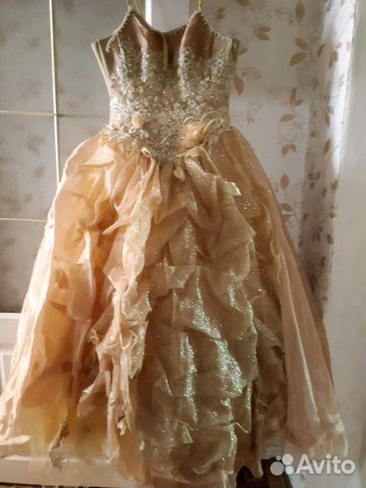 Продам Платье