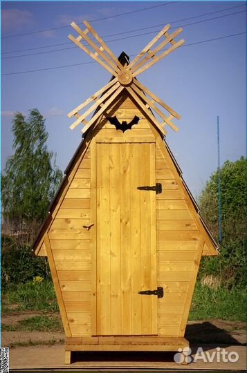 Уличный туалет деревянный SHP795