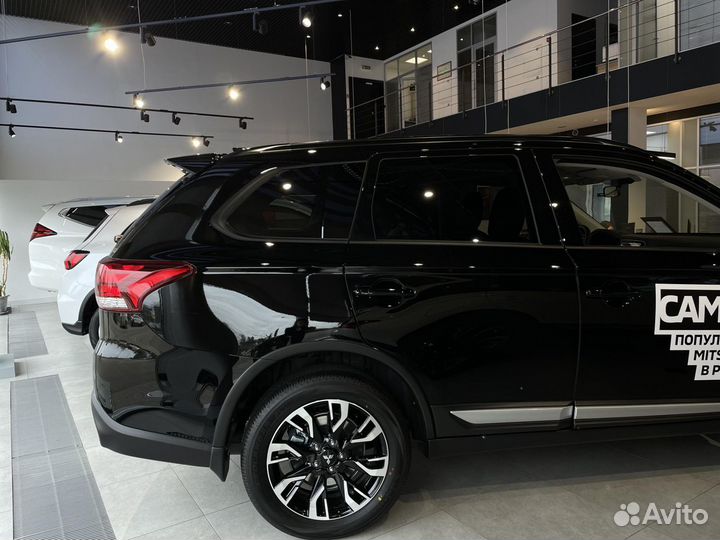 Mitsubishi Outlander 2.0 CVT, 2022