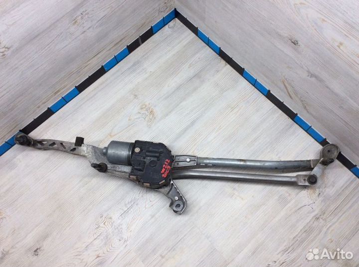 Трапеция стеклоочистителей Mercedes Benz E-Klasse