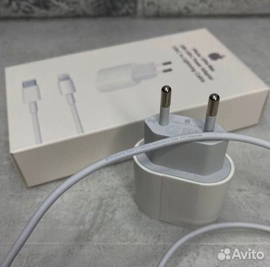 Зарядка на iPhone 20w