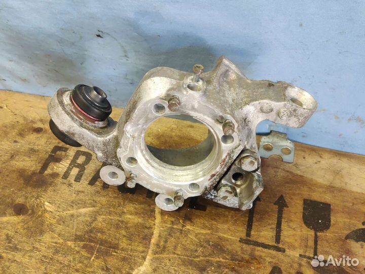 Кулак задний левый BMW E66 LCI Рестайлинг