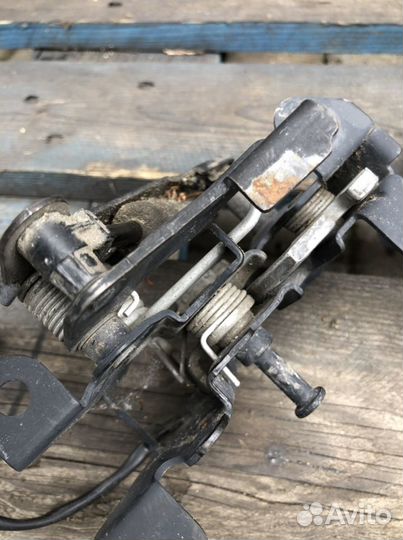 Замок капота BMW F01