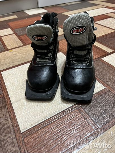 Лыжные ботинки