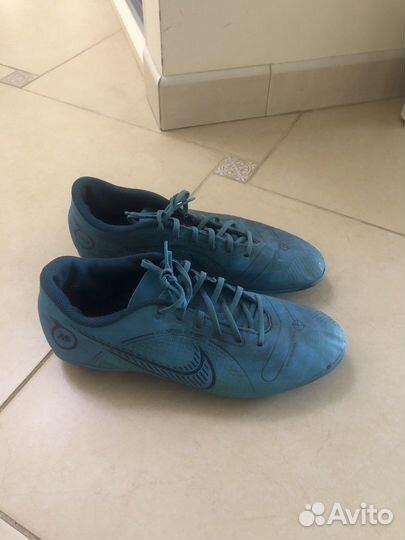 Футбольные бутсы