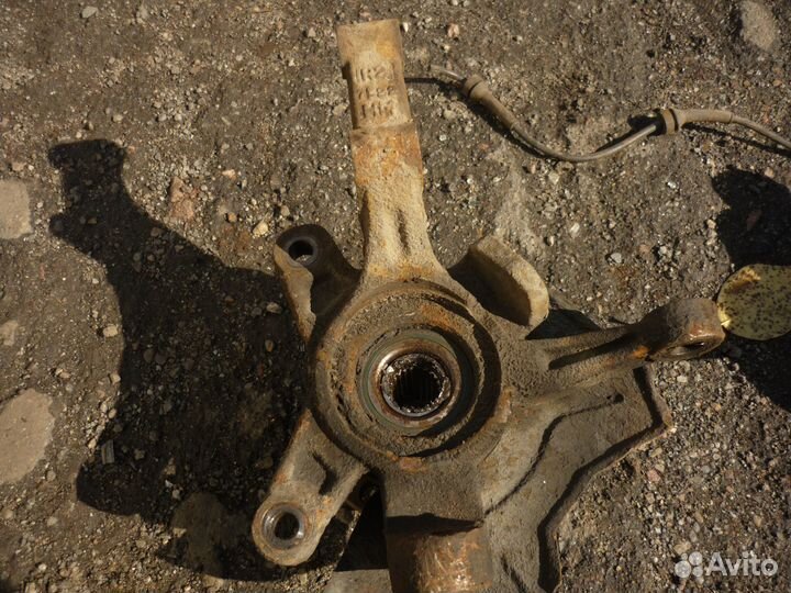 Поворотный кулак правый Шевроле Авео Т250/200