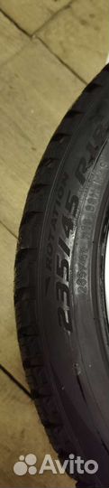 Pirelli Ice Zero 2 235/45 R18
