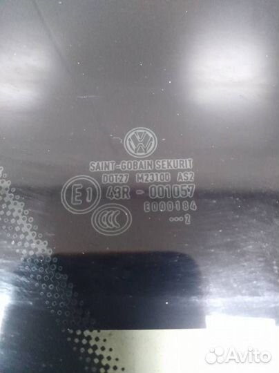 Стекло двери задней правой форточка Volkswagen Gol
