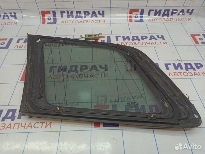 Стекло кузовное глухое правое Hyundai Santa Fe (SM