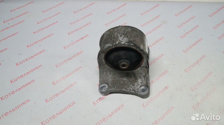 Nissan 11220-9Y300 Опора коробки передач