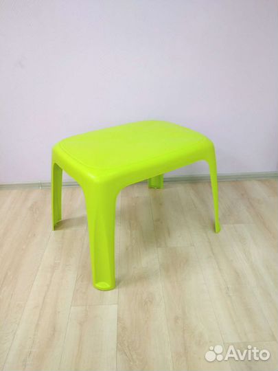 Детский столик со стульчиком