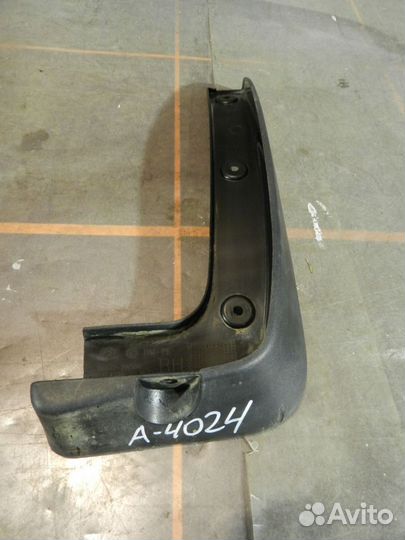 Брызговик задний правый - Hyundai Santa Fe 3